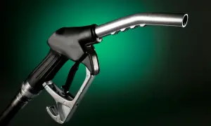 Ropa to benzyna czy diesel? Odkryj kluczowe różnice i zastosowania