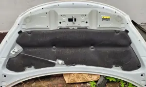 Jak otworzyć maskę w Toyota Aygo - proste kroki i porady