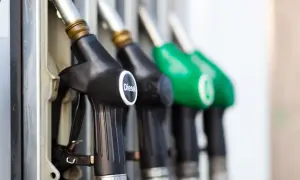 Dlaczego olej napędowy jest droższy od benzyny? Oto zaskakujące przyczyny