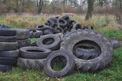 Ile płacą cementownie za opony? Sprawdź ceny i czynniki wpływające na stawki