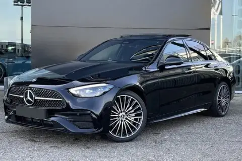Najnowszy Mercedes C Klasa: Ceny, specyfikacje i porównania modeli
