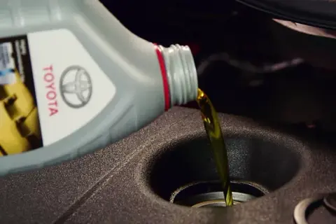 Jaki olej do Toyoty Avensis 2.0 D4D T25? Oto najważniejsze informacje