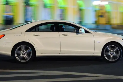 Mercedes CLS 63 AMG: Czy warto kupić używany? Wady i koszty