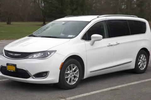 Chrysler Pacifica: który silnik wybrać, aby uniknąć wysokich kosztów?