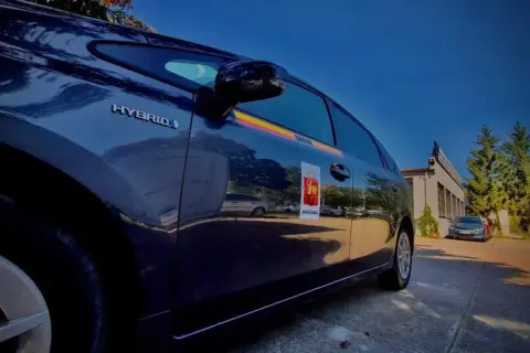 Ile zarabia kierowca taxi w Polsce? Zaskakujące fakty o wynagrodzeniach