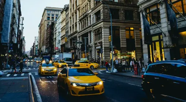 Ile kosztuje taxi za 20 km? Odkryj ukryte koszty przejazdu