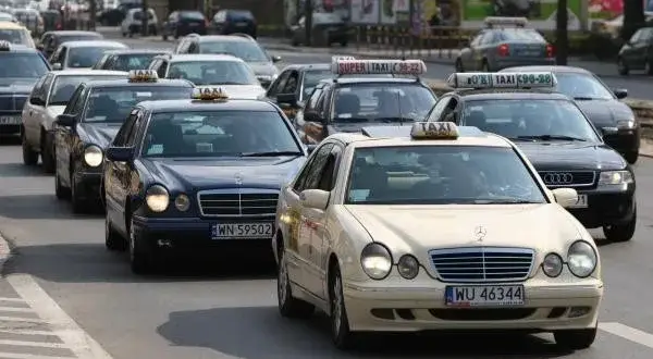 Ile kosztuje taxi z Torunia do Ciechocinka? Sprawdź ceny i opcje