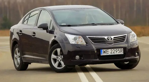 Toyota Avensis jaki silnik wybrać, aby uniknąć kosztownych awarii