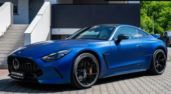 Mercedes GTS 63S AMG - poznaj moc, osiągi i unikalne cechy modelu