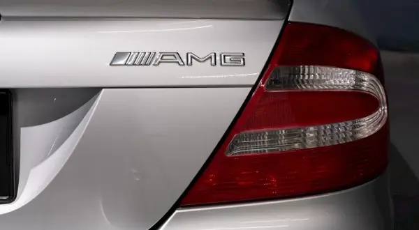 Mercedes CLK 55 AMG – moc, luksus i ukryte problemy, które musisz znać