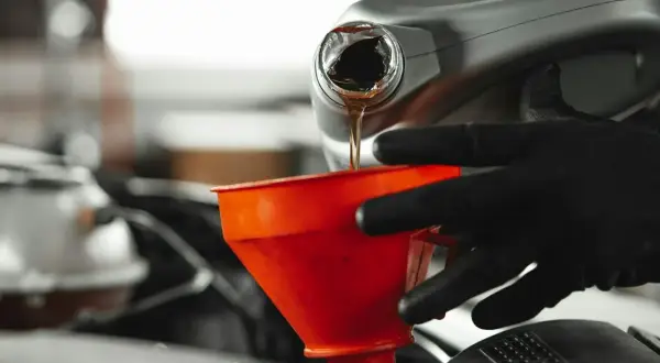Jaki olej do Citroen C3 1.4 benzyna? Sprawdź najlepsze opcje i normy
