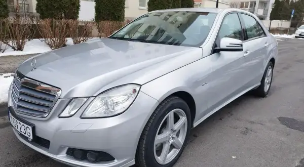 Mercedes E Klasa W212 - Co musisz wiedzieć o specyfikacjach i problemach