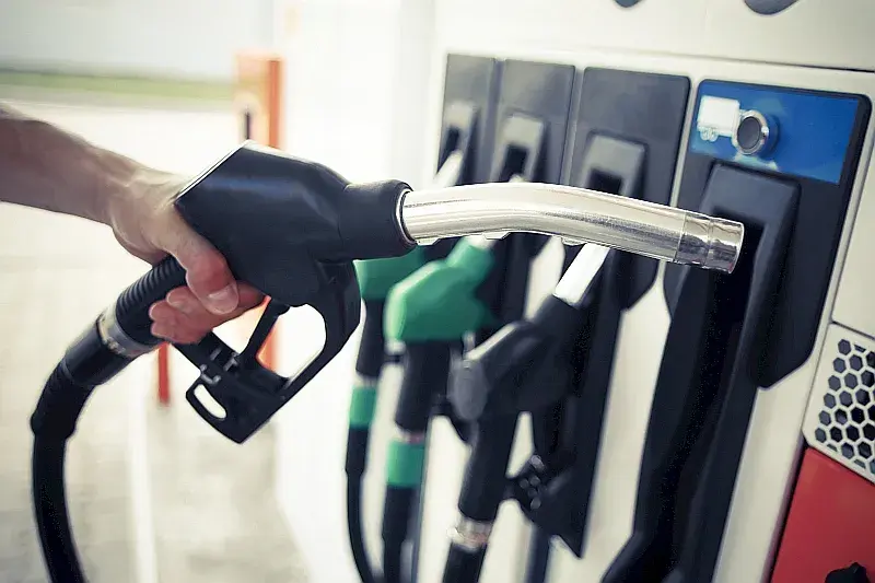 Co gorsze benzyna do diesla czy diesel do benzyny - skutki błędów tankowania