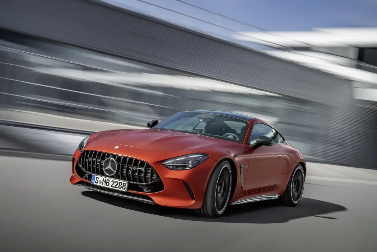Ceny mercedes amg gt63s - co wpływa na koszt nowych i używanych modeli?