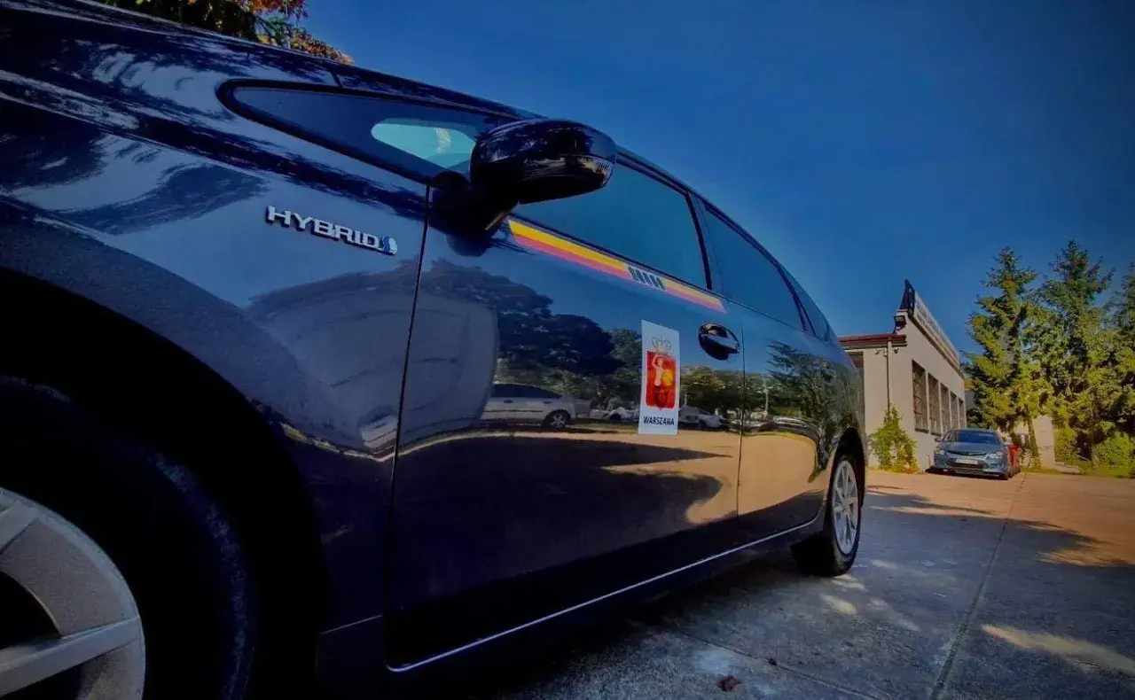 Ile zarabia kierowca taxi w Polsce? Zaskakujące fakty o wynagrodzeniach