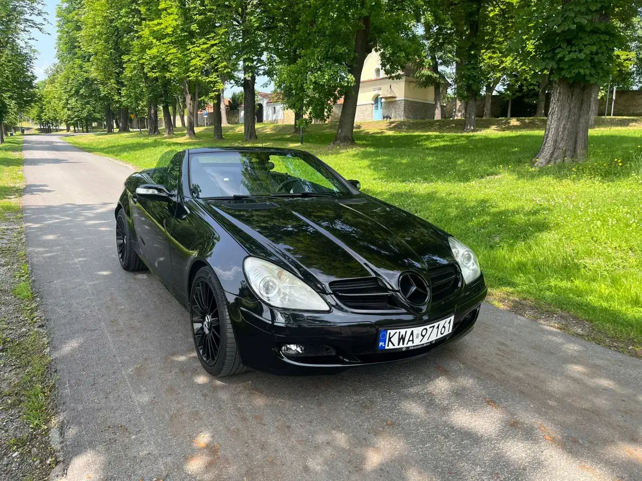 Zdjęcie Mercedes-Benz SLK - poznaj jego wyjątkowe cechy i oferty używanych modeli
